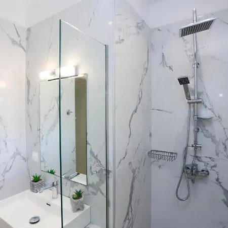 Kouros Apartament
