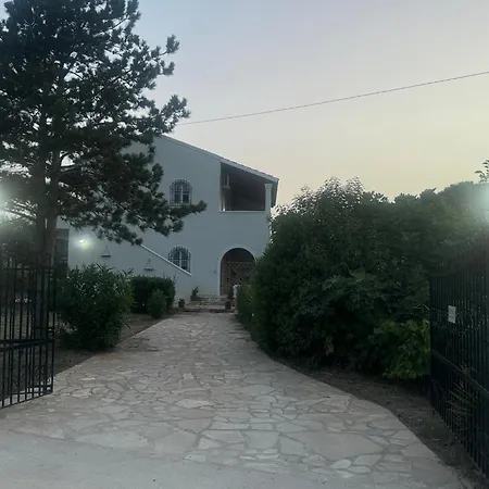 Kouros Apartament